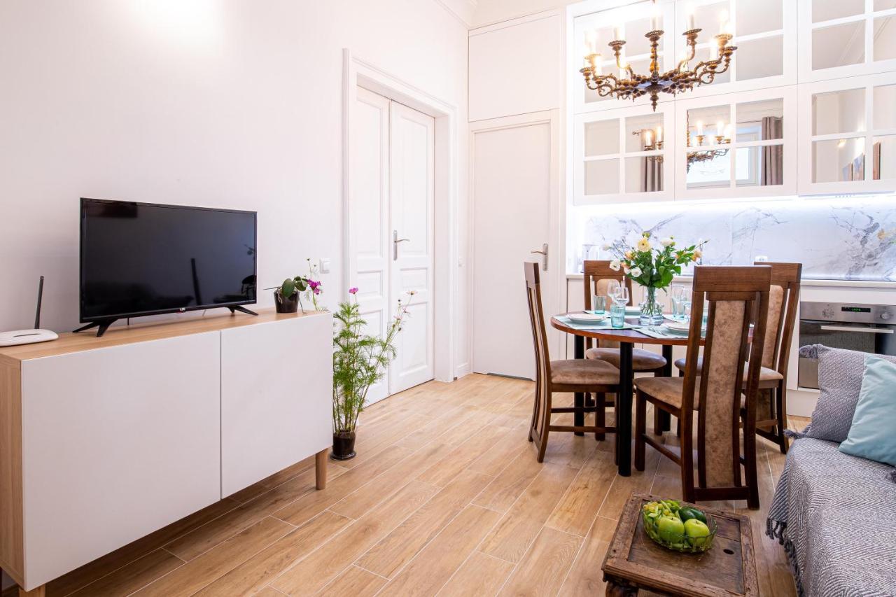 Ex Libris Apartment